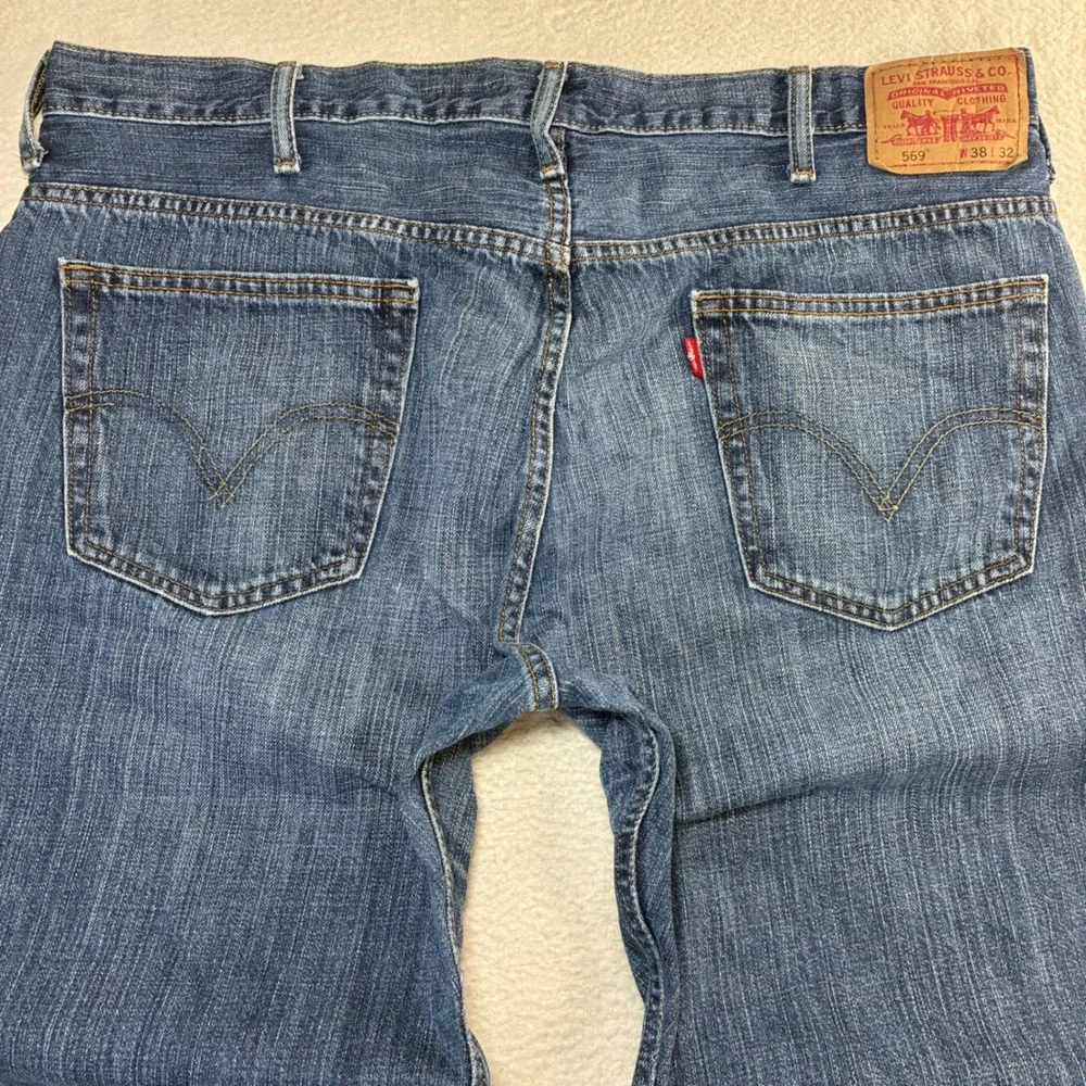 Levis measurements waist